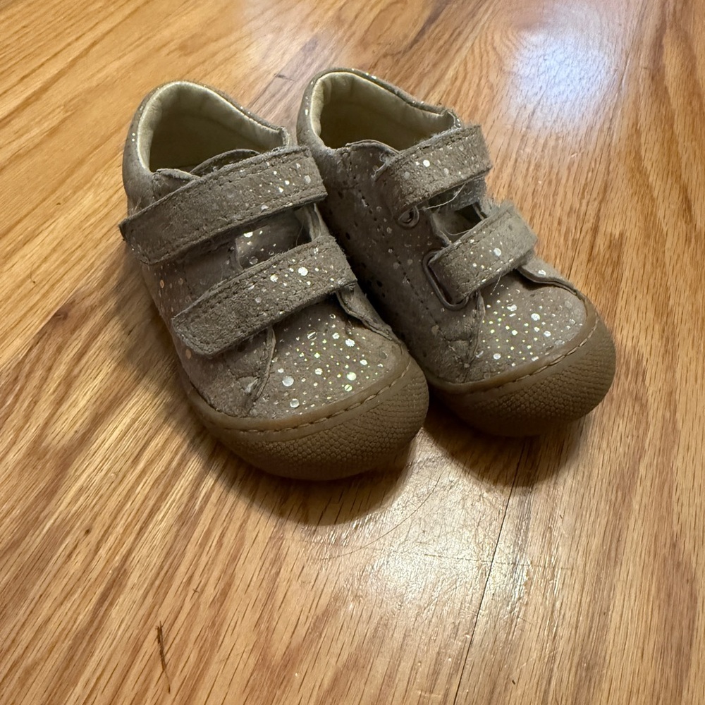 Naturino Taupe Glitter Velcro Sneakers